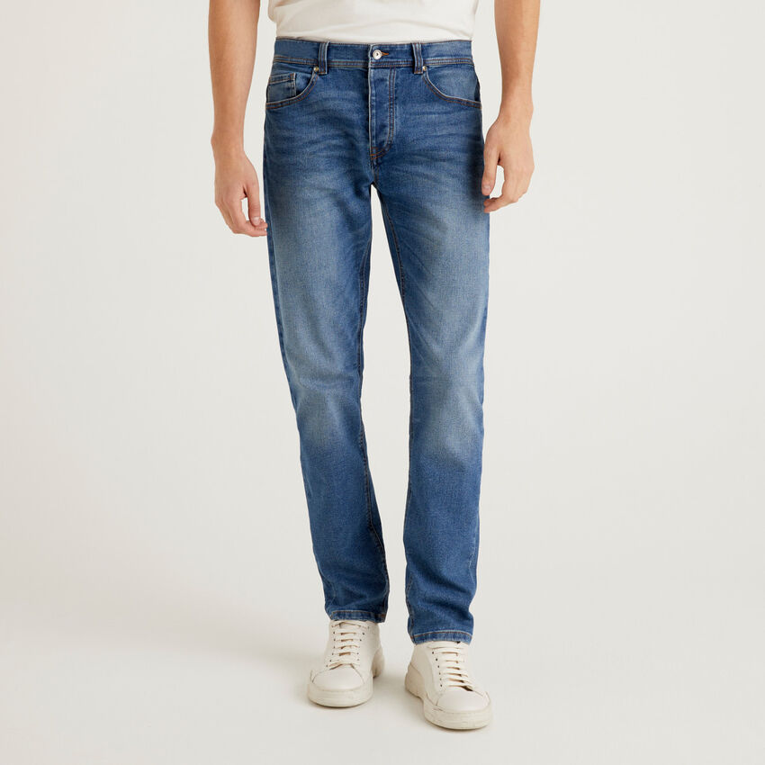 Slim Fit-Jeans mit fünf Taschen