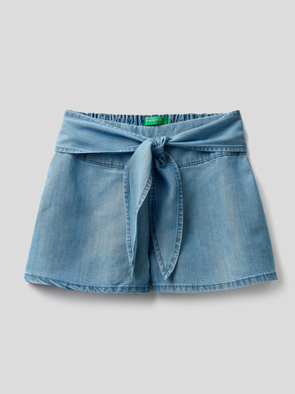 Weite Bermuda aus leichtem Jeansstoff image number 1