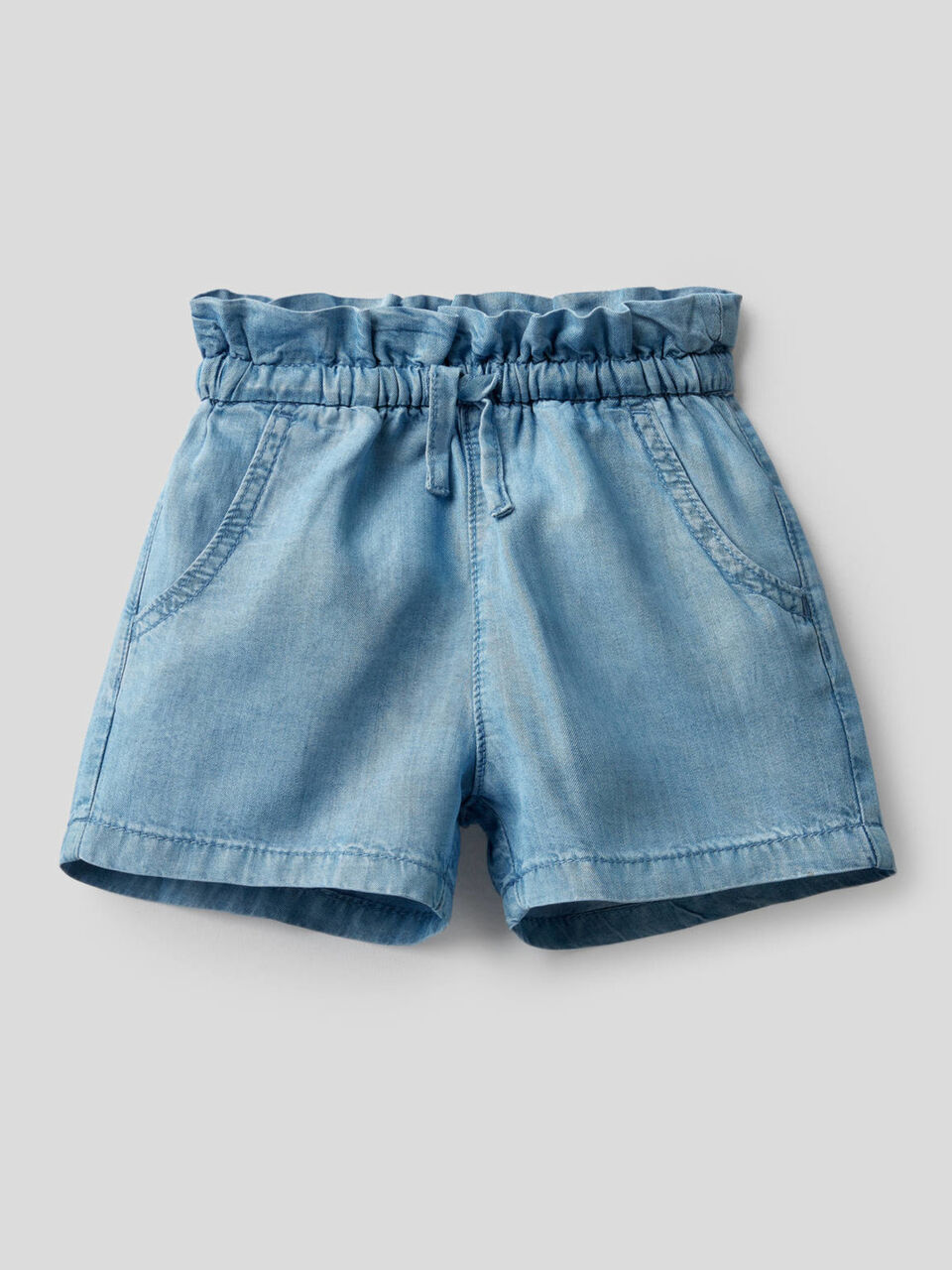 Shorts aus leichtem Jeansstoff mit hohem Bund image number 1