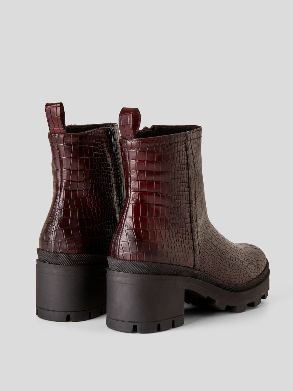 Stiefeletten mit Absatz aus Leder mit Reliefmuster image number 2