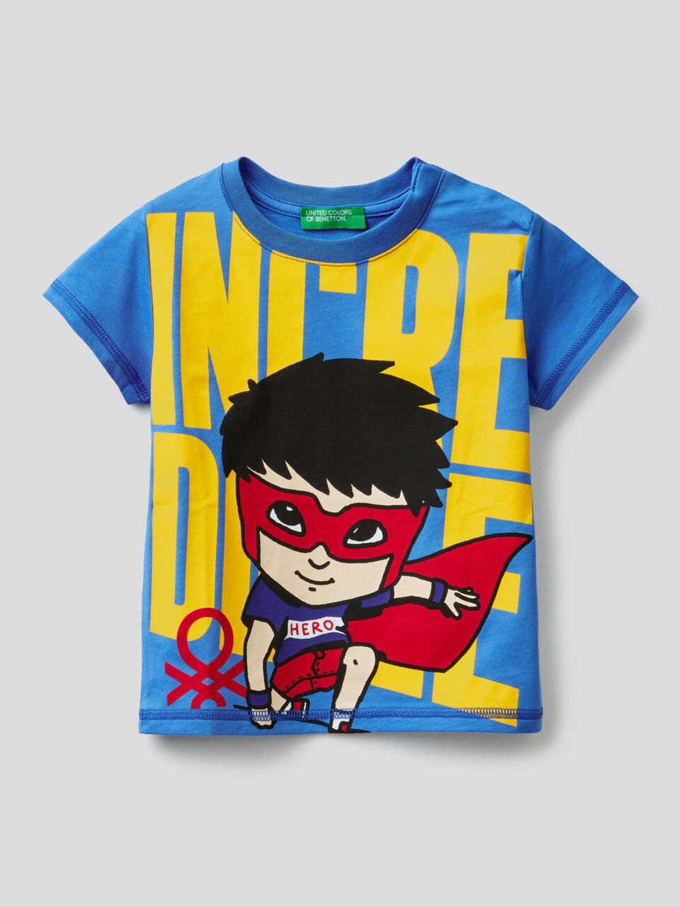 T-Shirt aus 100% Baumwolle mit Superheldenprint image number 1