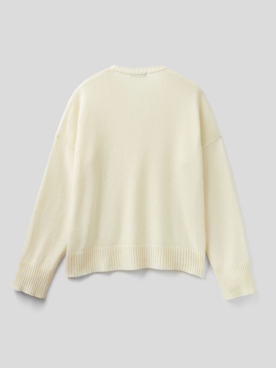 Pullover mit besonderer Verarbeitung und V-Ausschnitt image number 2