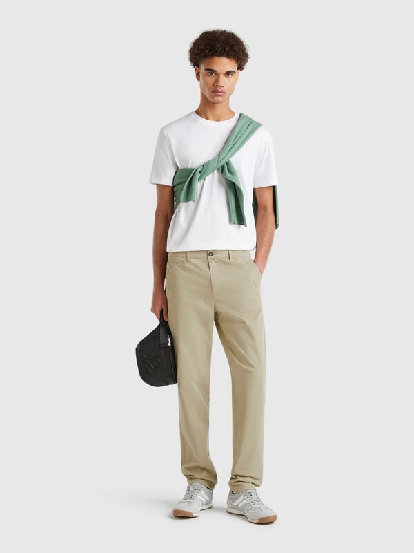 Chinohose slim fit in Salbeigrün Herren