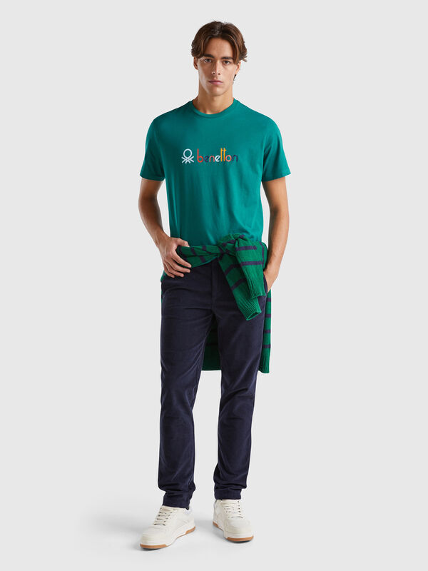 Slim Fit Hose aus Stretchsamt Slim Fit Hose aus Stretchsamt Herren