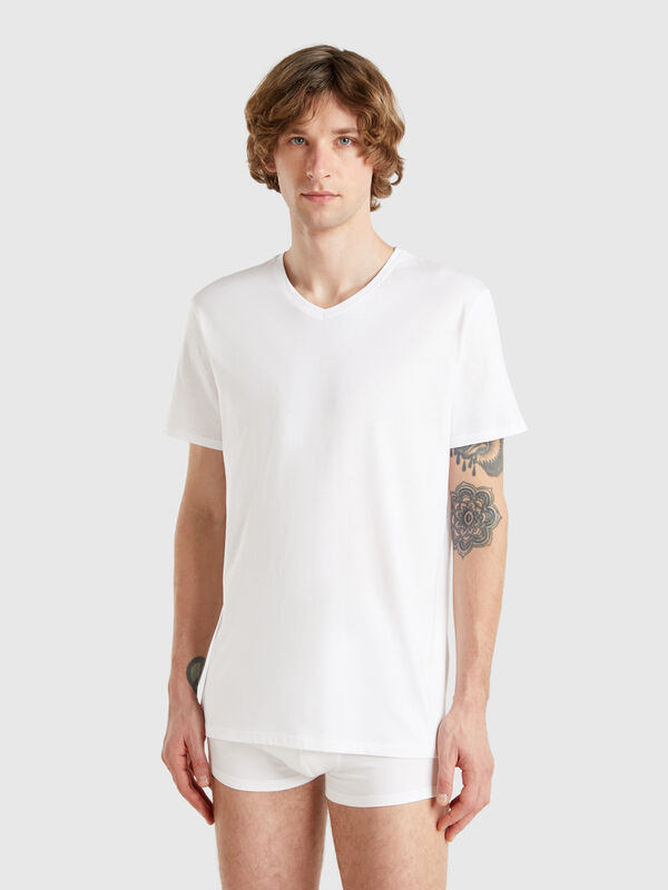 T-Shirt mit V-Ausschnitt aus langstapeliger Baumwolle Herren