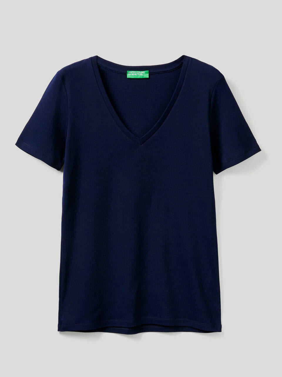 T-Shirt aus reiner Baumwolle mit V-Ausschnitt image number 1