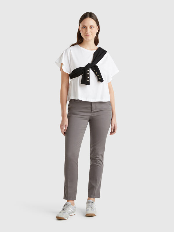 Slim Fit Chinohose aus grauer Baumwolle Damen