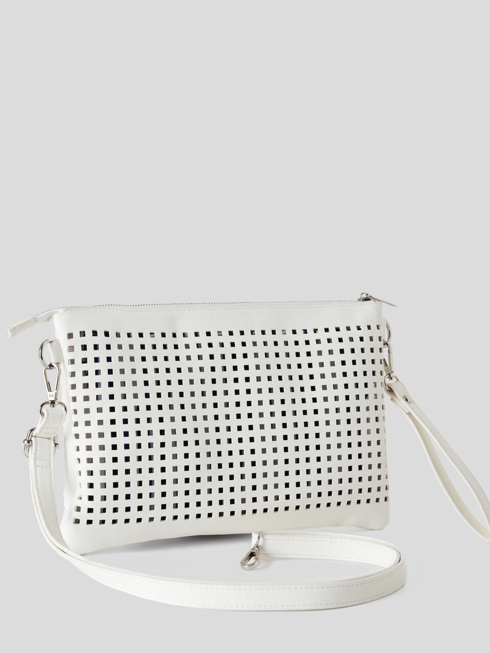 Tasche mit Lochmuster und herausnehmbarer, kleinerer Tasche image number 2