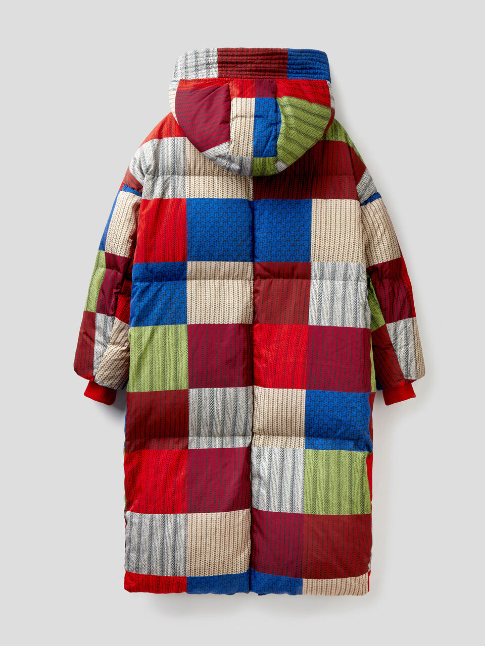 Lange Daunenjacke mit Print und Kapuze image number 2