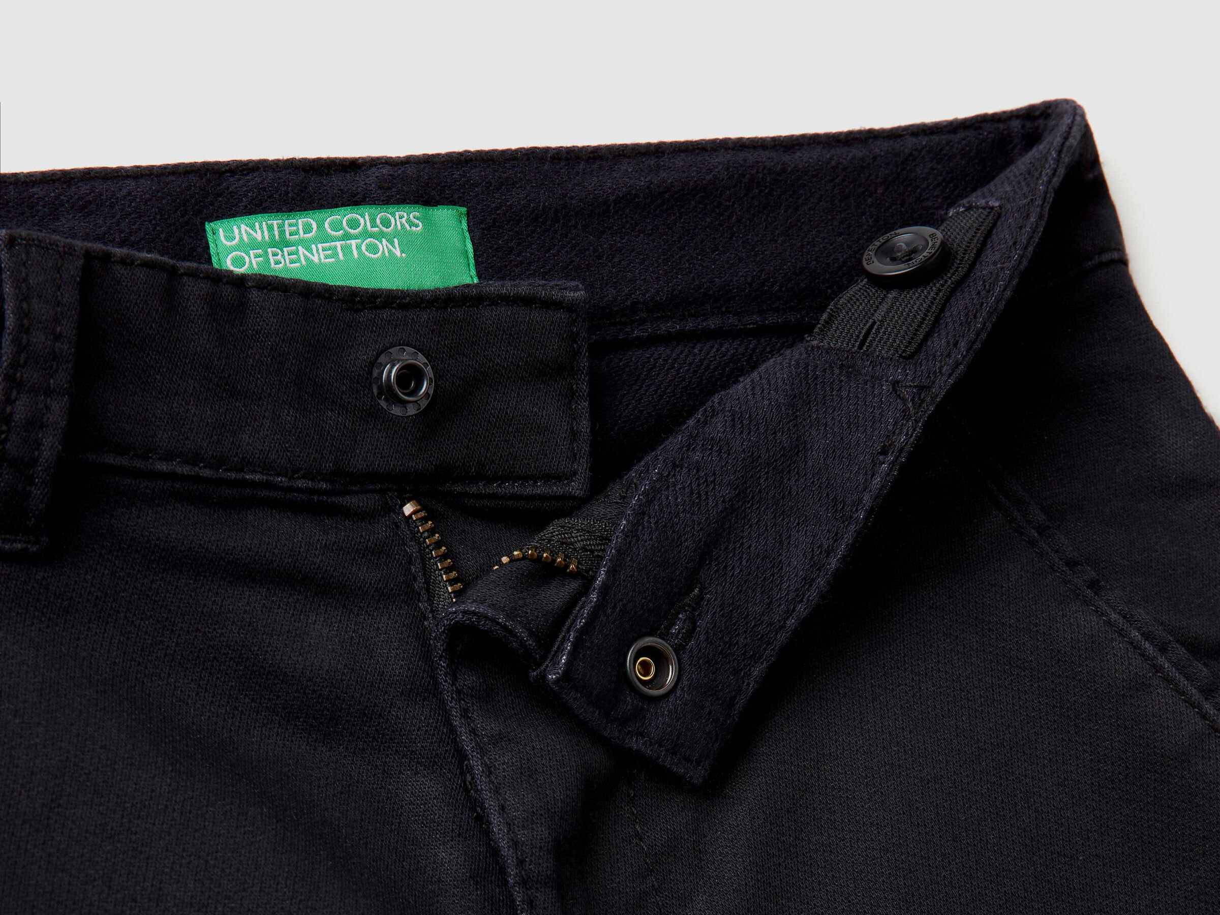 Slim-Fit-Hose mit Kette image number null