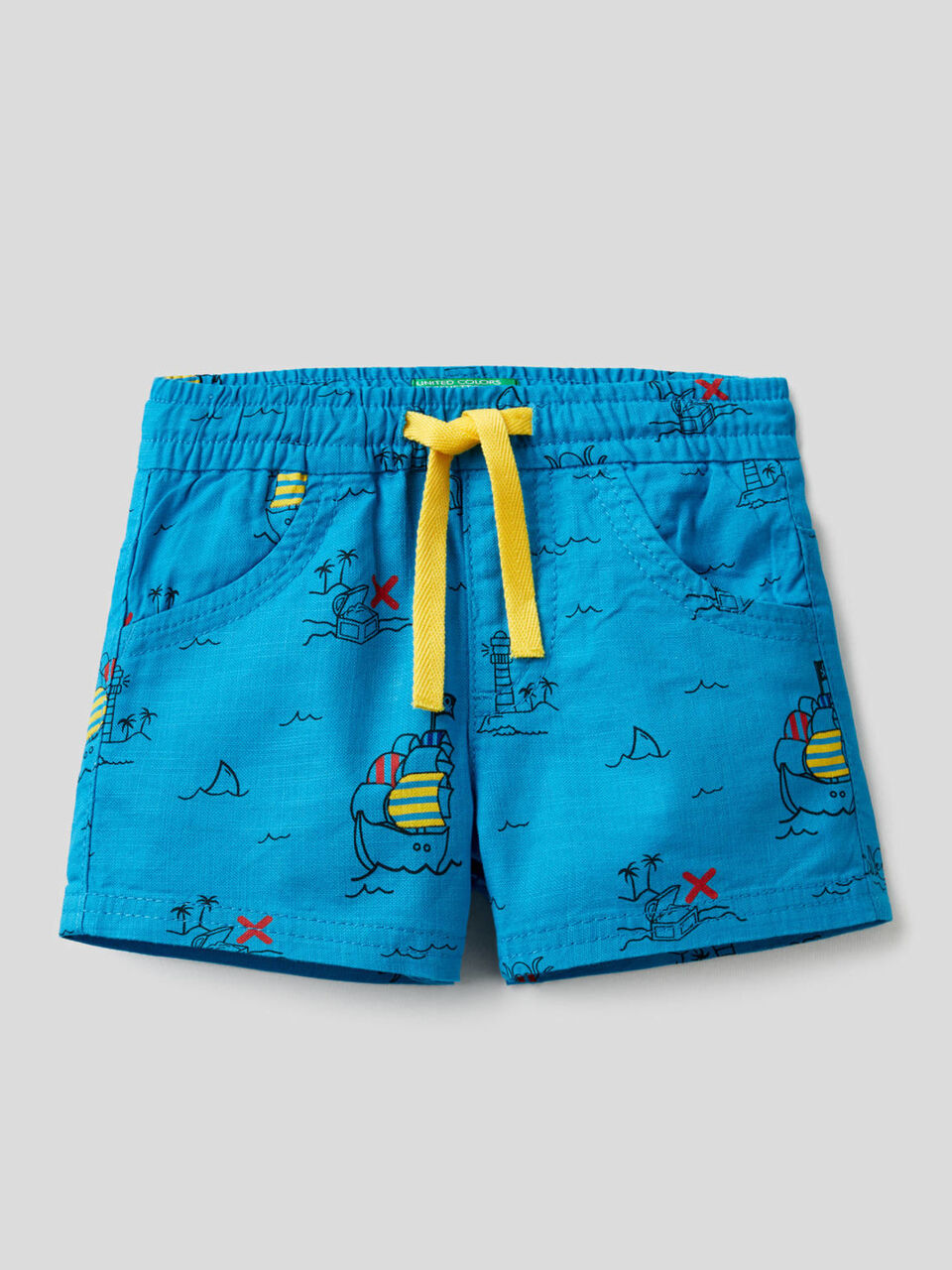 Shorts mit Schatzinselprint image number 1