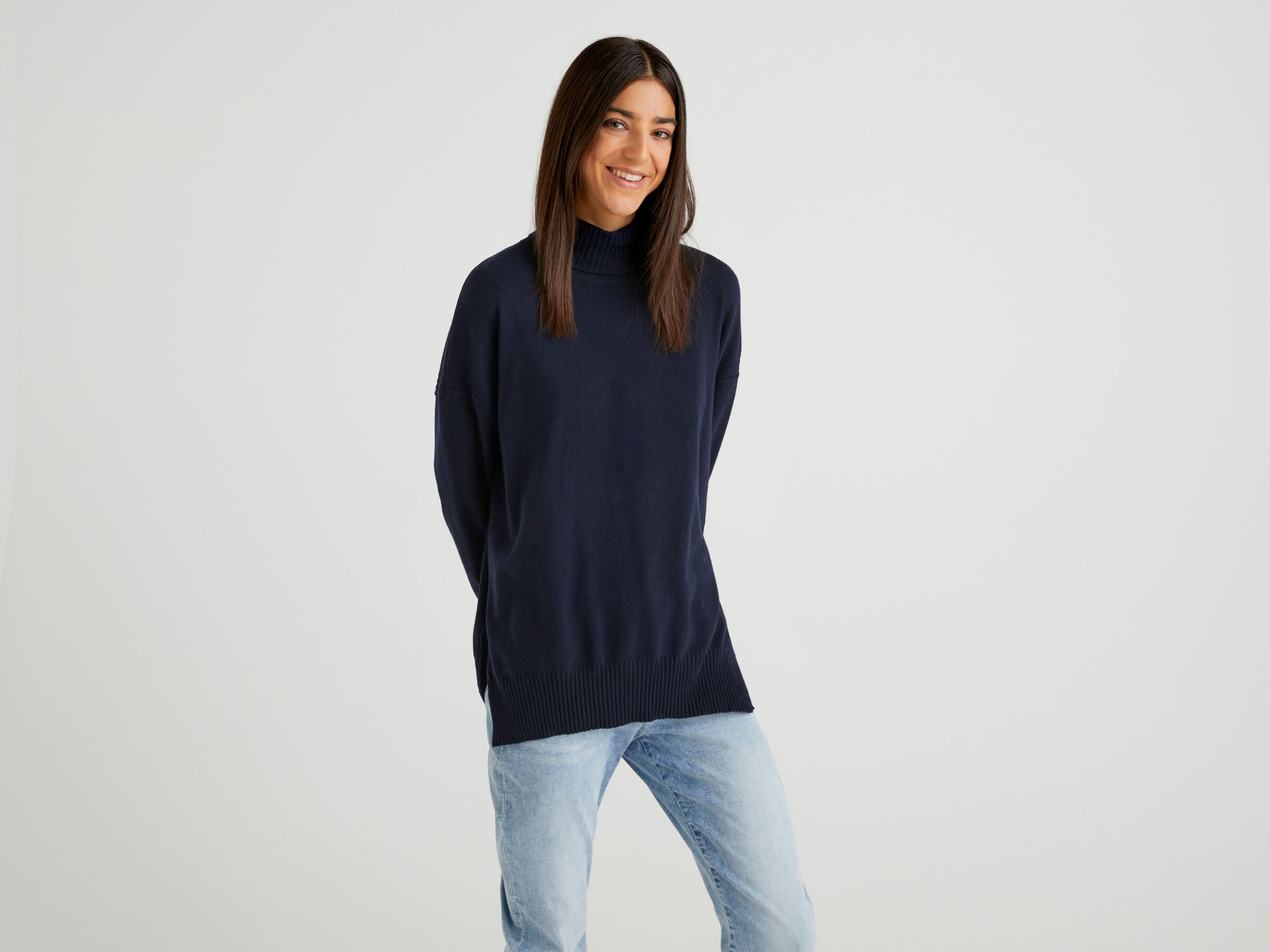 Oversize-Rollkragenpullover in einer Cashmeremischung image number 3