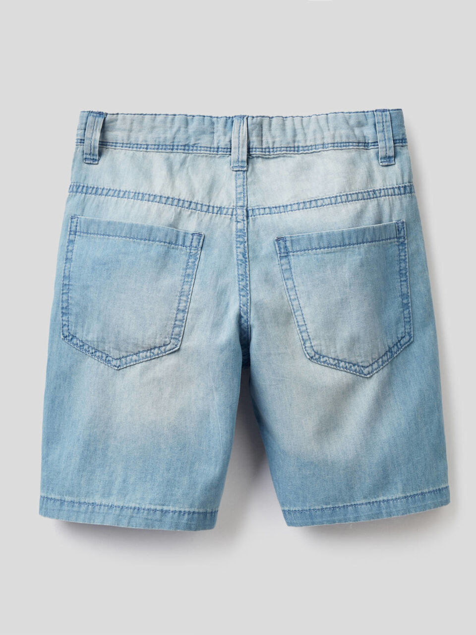 Bermuda aus leichtem Jeansstoff image number 2