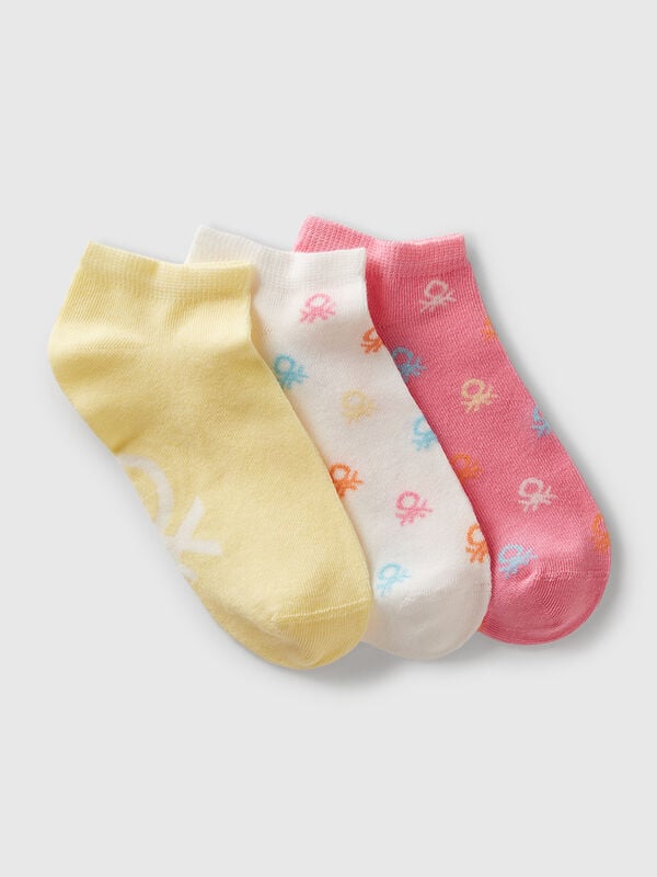 Drei Paar Socken mit Logos Jungen