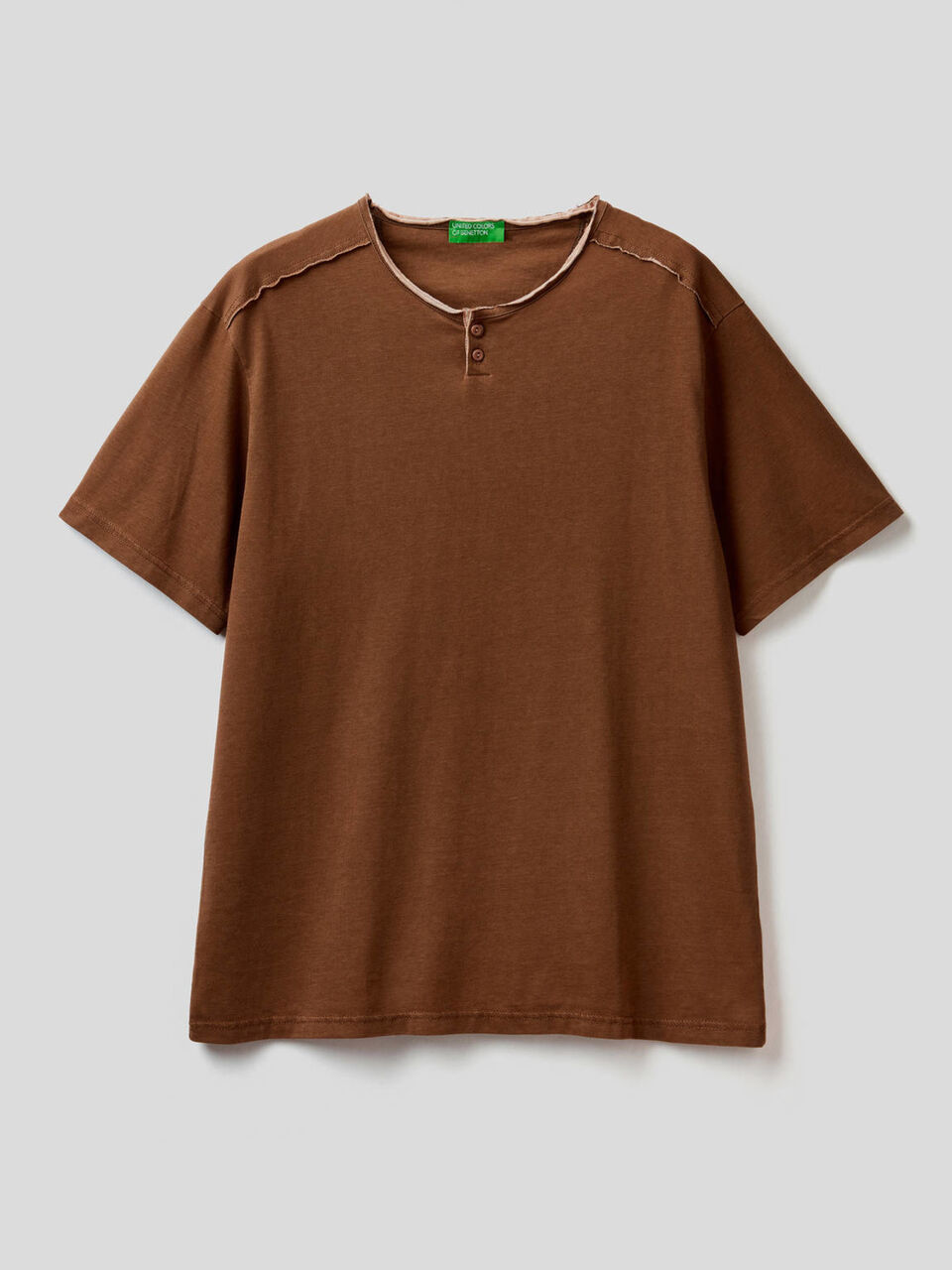 Henleyshirt mit Details in einer Kontrastfarbe image number 1