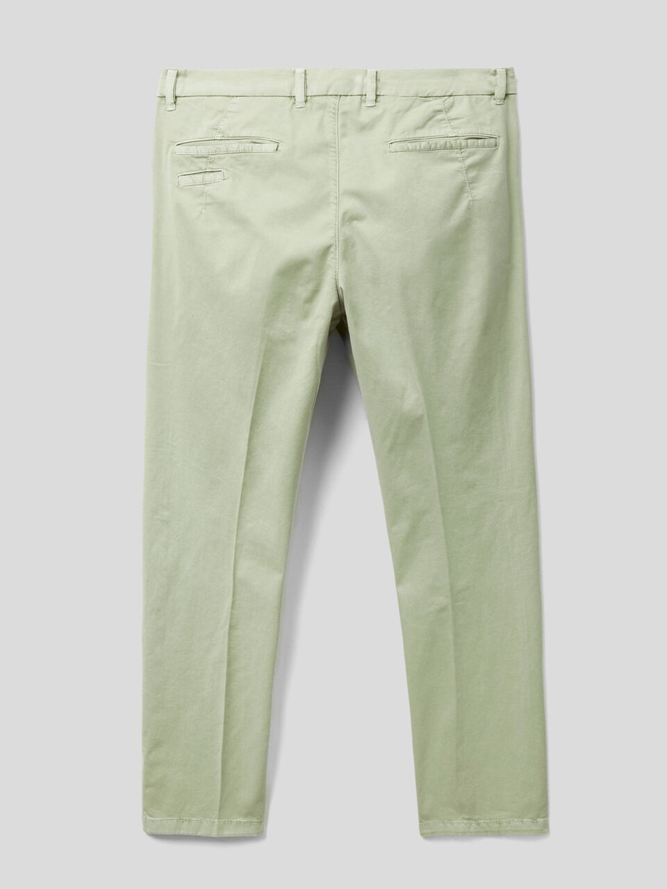 Chinos im Carrot Fit mit natürlicher Färbung image number 2