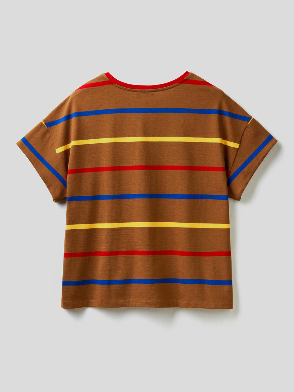 Gestreiftes T-Shirt mit Details in Kontrastfarbe image number 2
