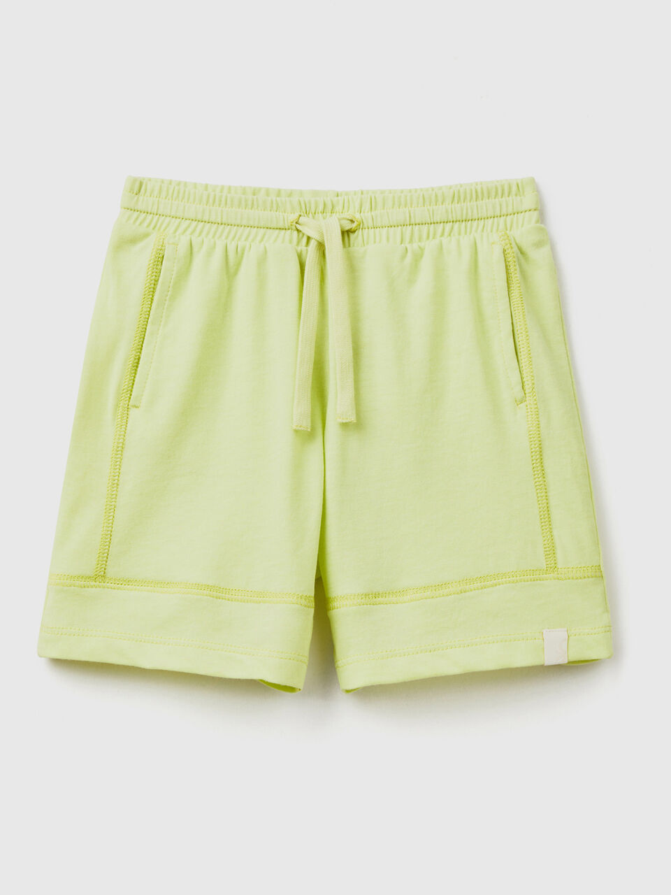Shorts aus recyceltem Stoff image number 1