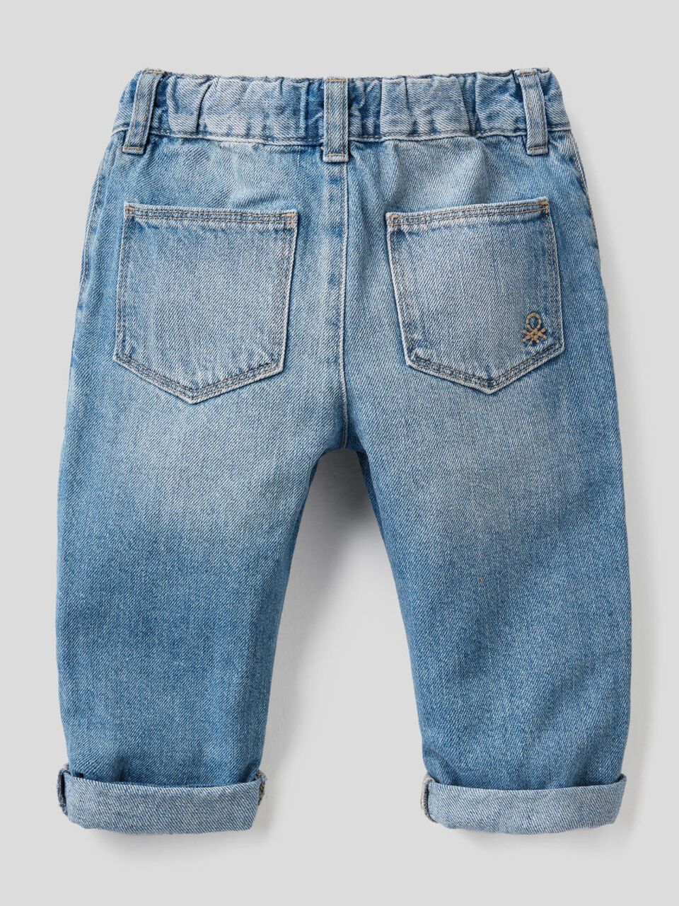 Jeans aus 100% Baumwolle mit Maxi-Taschen image number 2