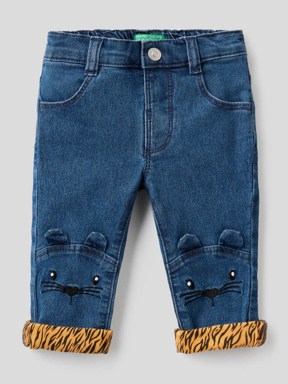 Jeans mit Tierstickerei image number 1