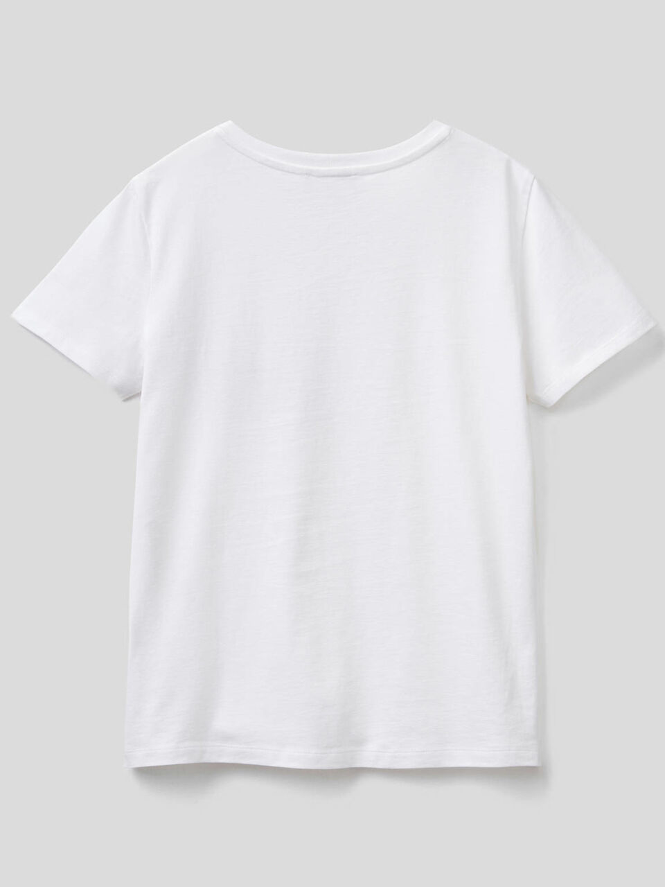 T-Shirt mit bestickter Tasche image number 2