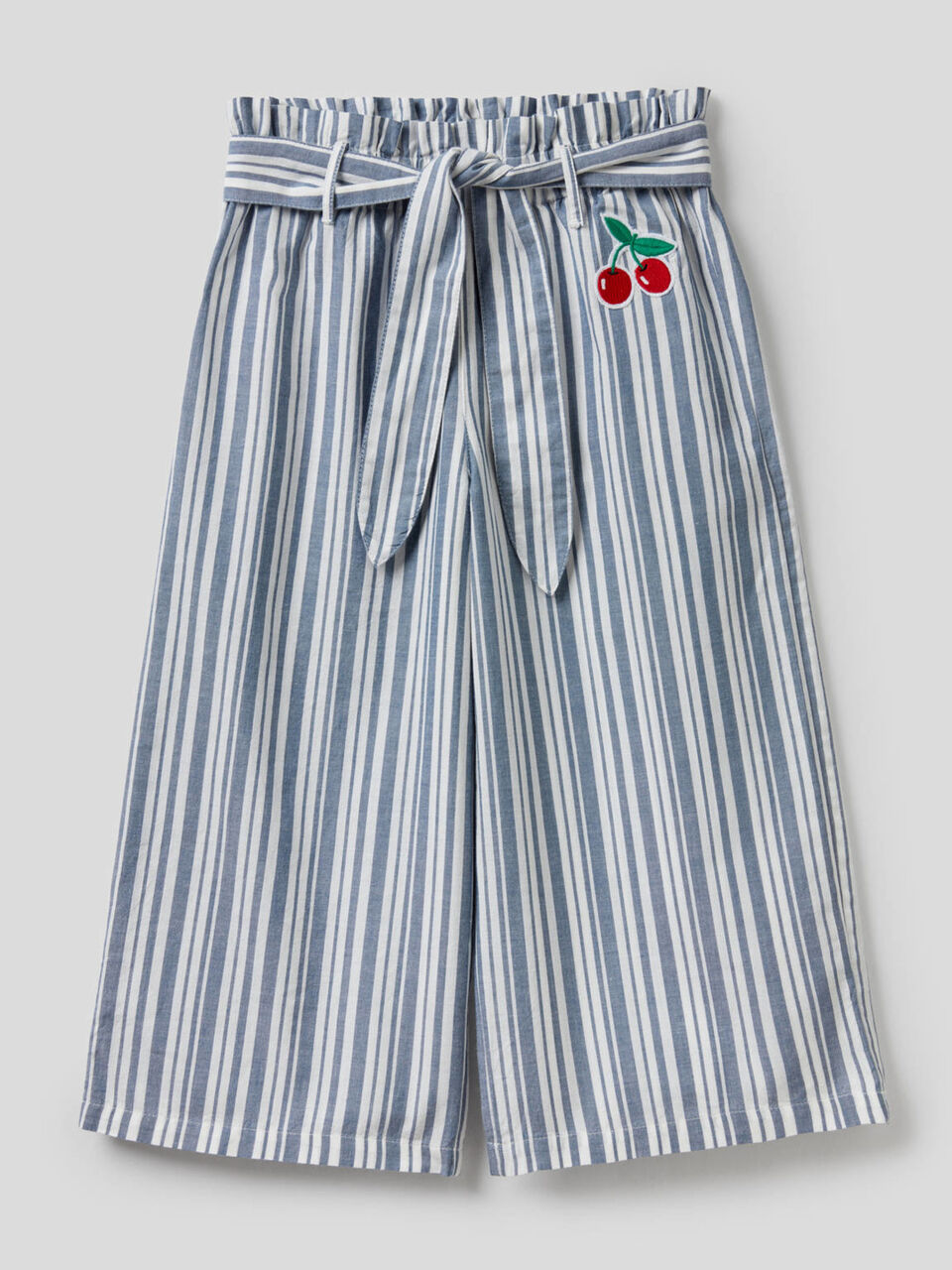 Weite Hose mit Streifenmuster und Gürtel image number 1