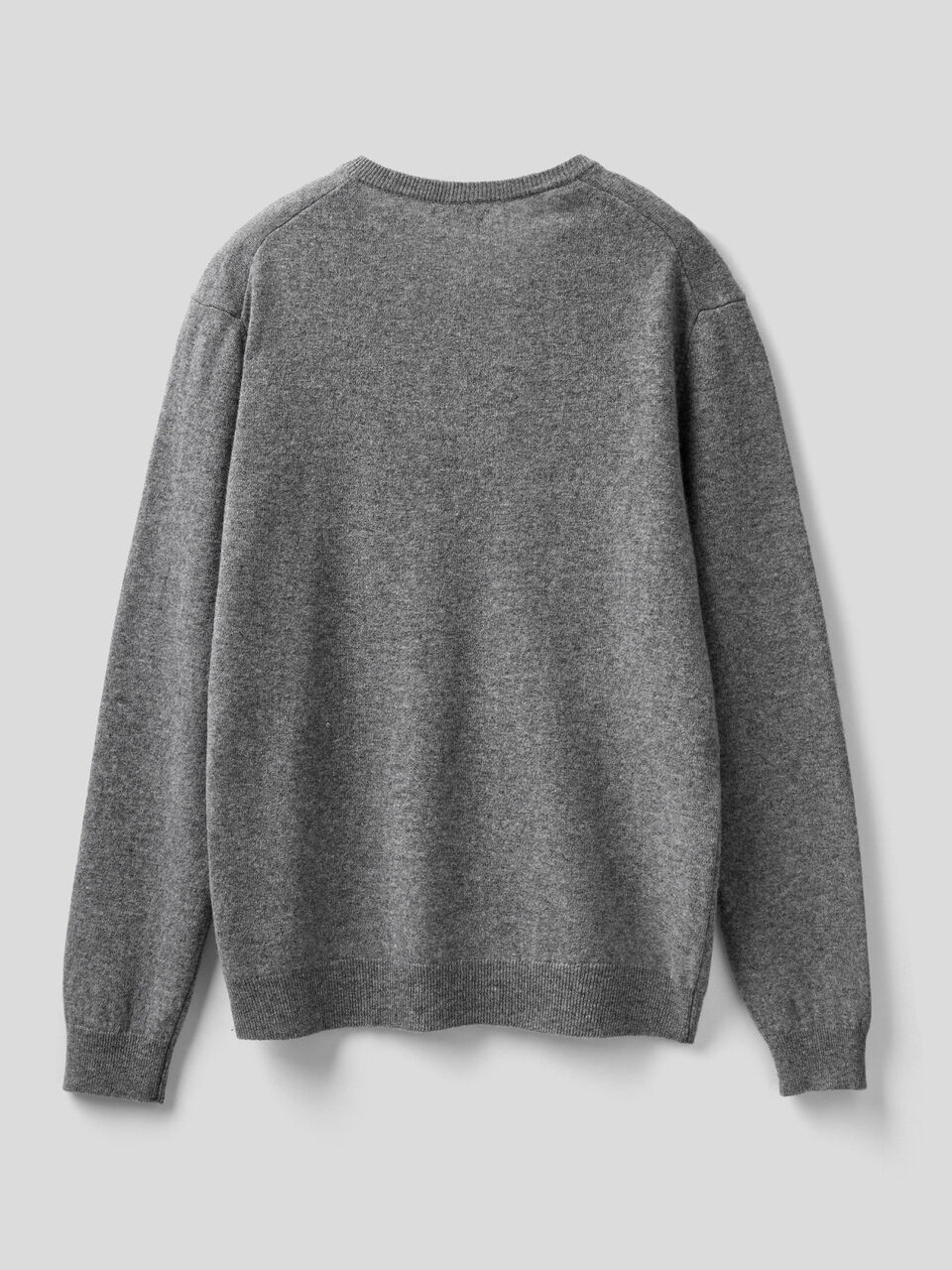 Pullover aus reiner Schurwolle mit V-Ausschnitt image number 2