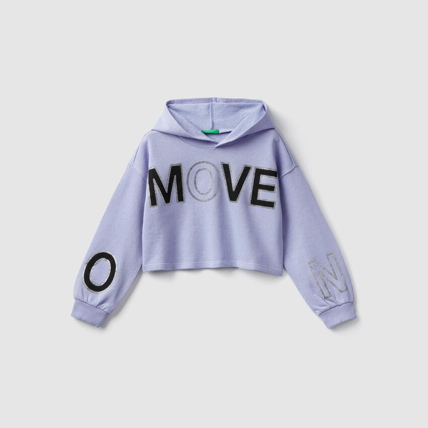 Kurzes Sweatshirt mit Kapuze