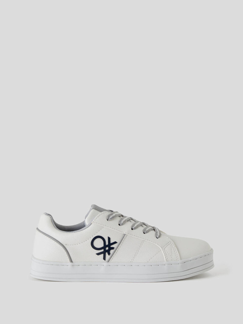 Flache Sneakers mit Logo image number 1