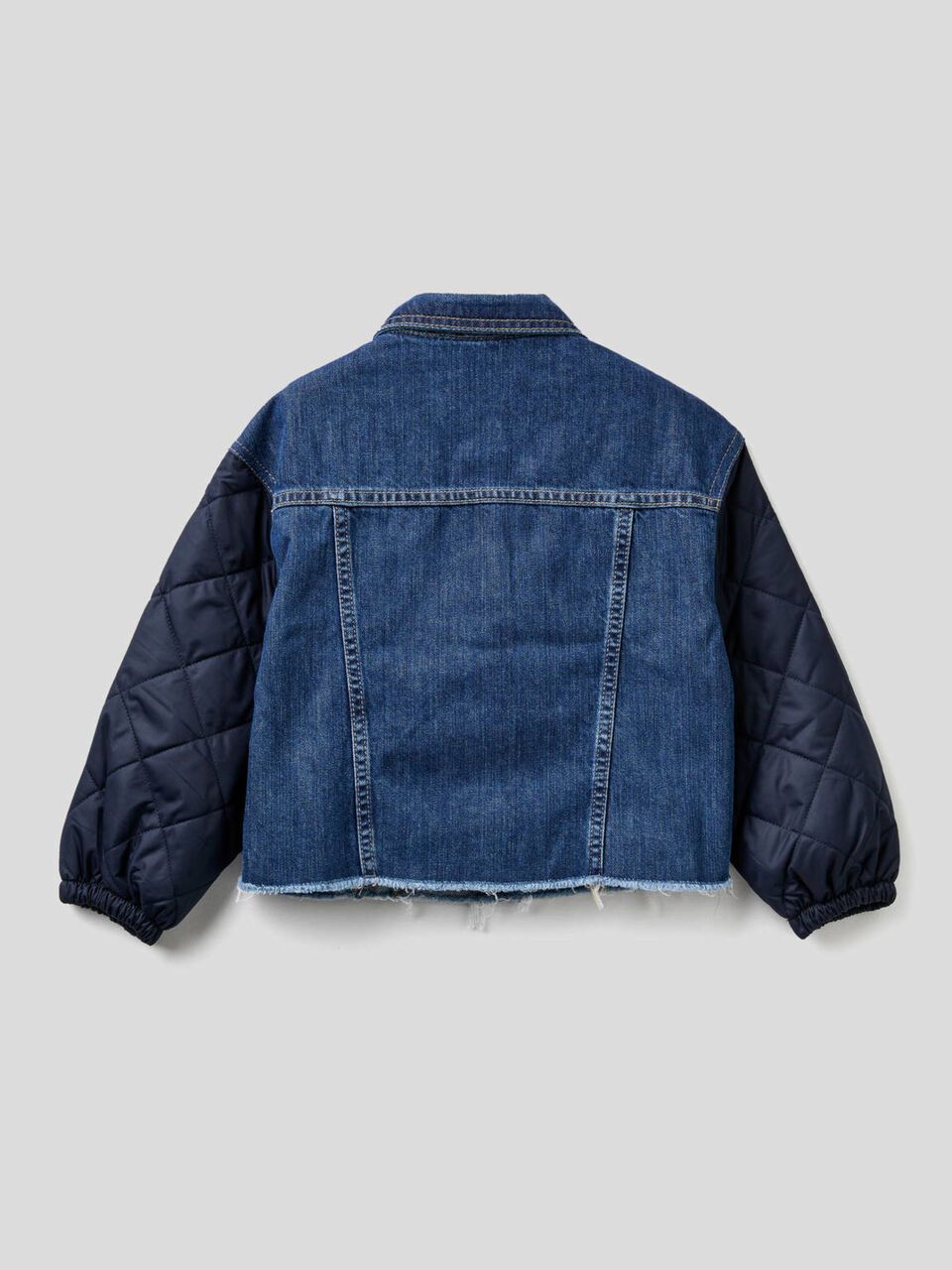 Jeansjacke mit Details im Lochmuster image number 2