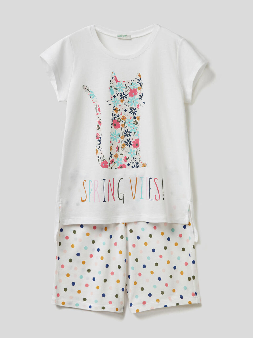 Kurzer Pyjama mit buntem Print image number 1