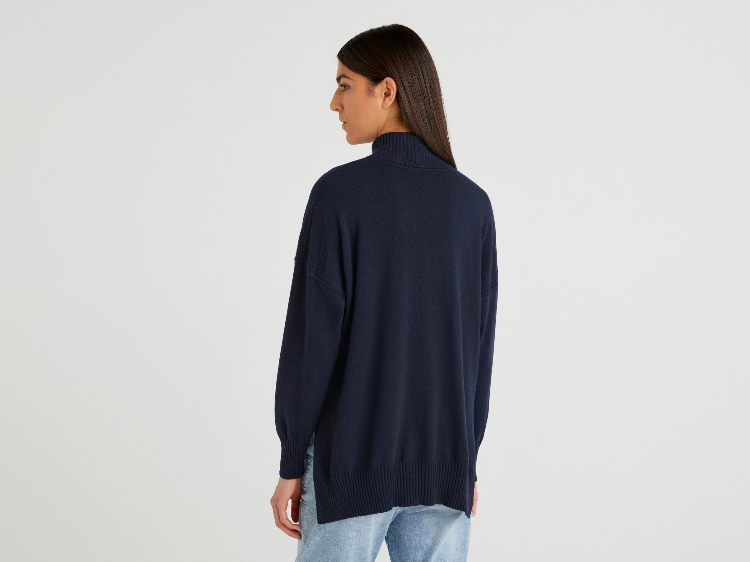 Oversize-Rollkragenpullover in einer Cashmeremischung image number 2