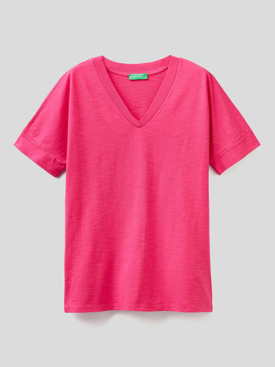 T-Shirt aus 100% Baumwolle mit V-Ausschnitt image number 1