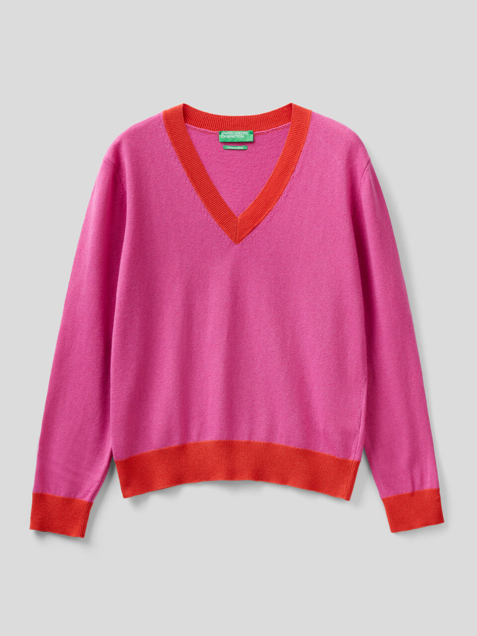 Pullover in einer Cashmeremischung mit V-Ausschnitt image number 1