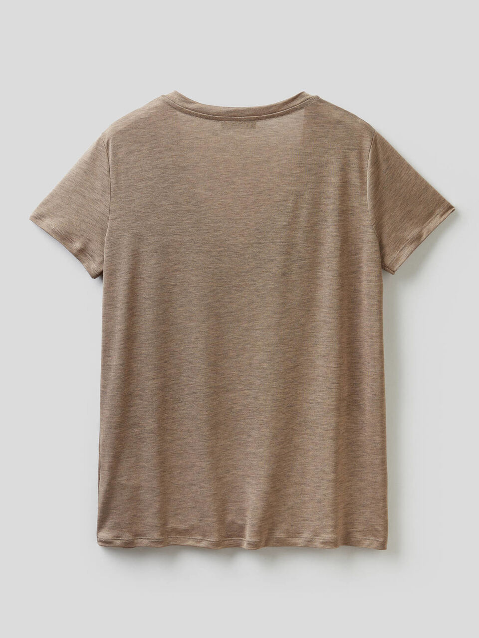 T-Shirt mit V-Ausschnitt image number 2