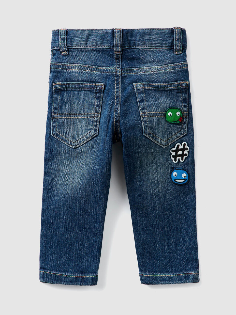 Jeans mit Applikationen image number 2