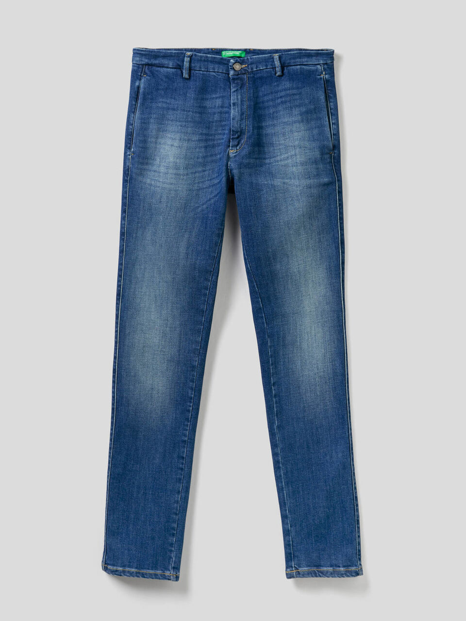 Slim-Fit-Chinos aus stretchigem Denim image number 1