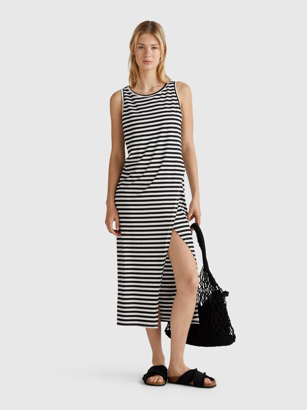 Gestreiftes Kleid mit Schlitz Damen