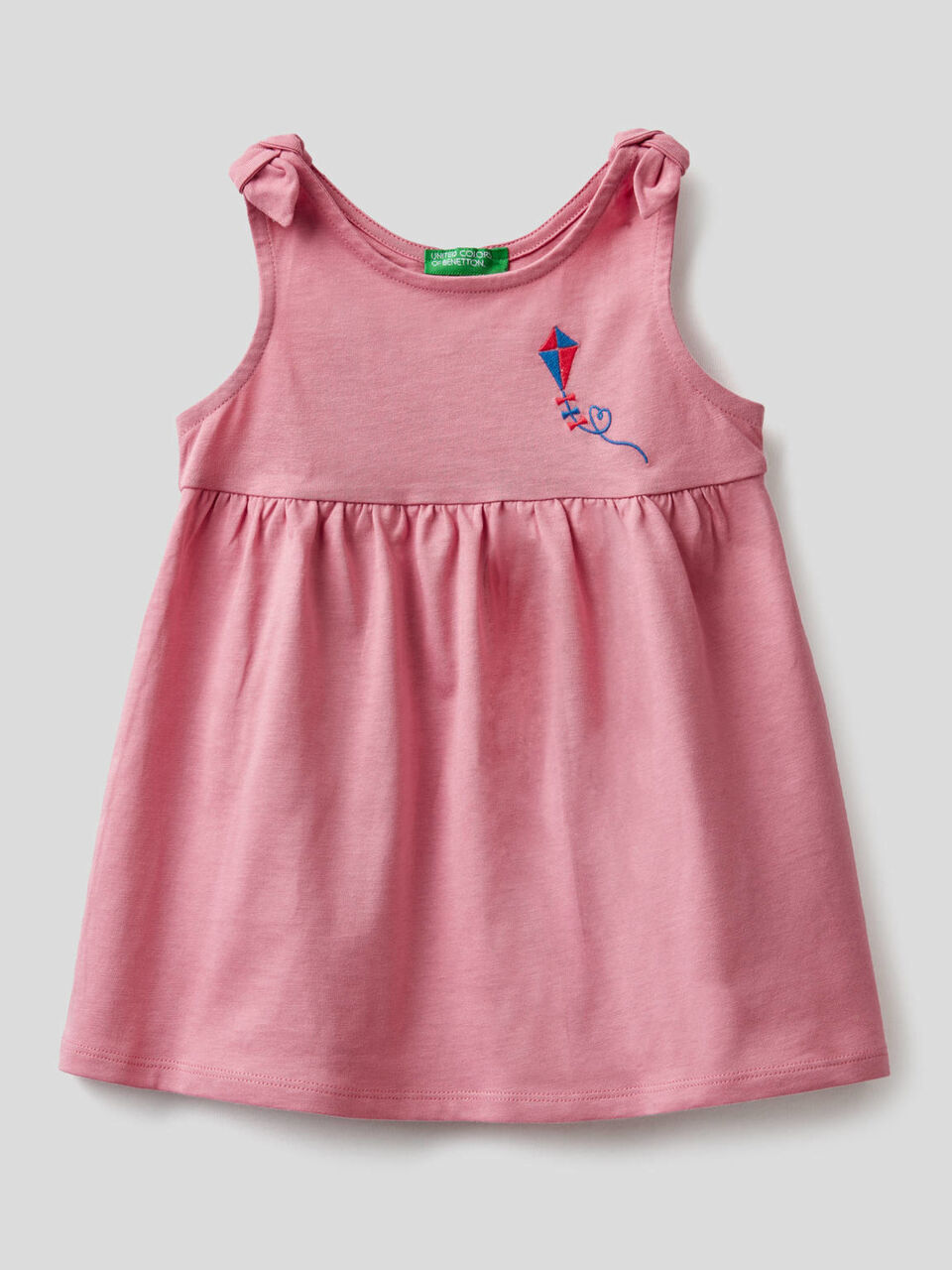 Ausgestelltes Kleid mit Stickerei image number 1
