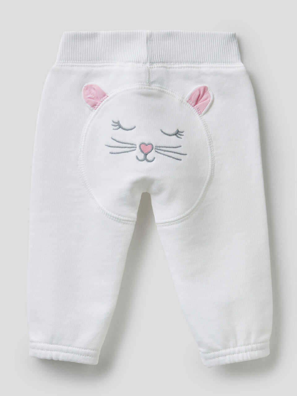 Hose aus Sweatstoff mit Stickerei an der Rückseite Newborn image number 2