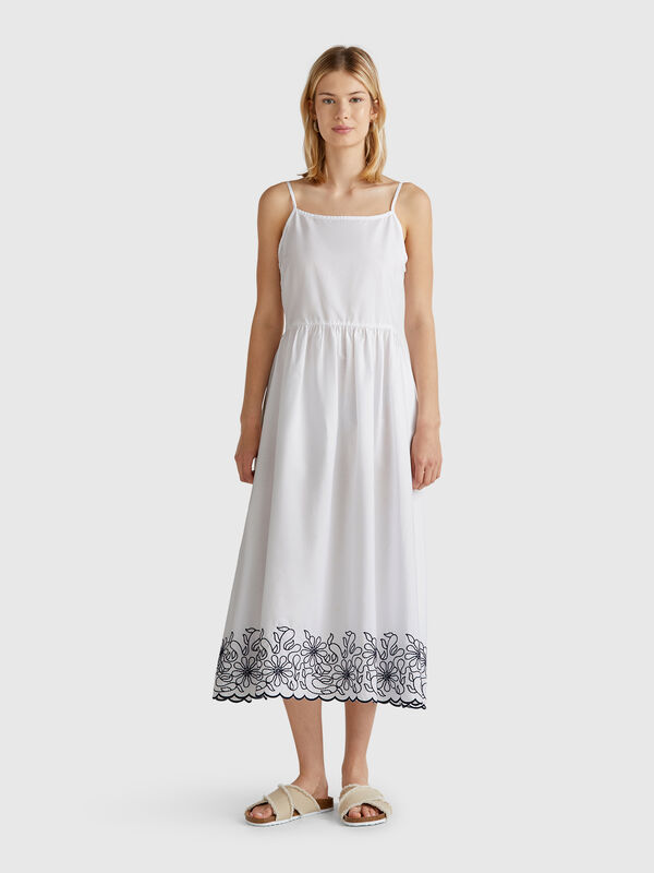 Kleid mit Blumenstickerei Damen
