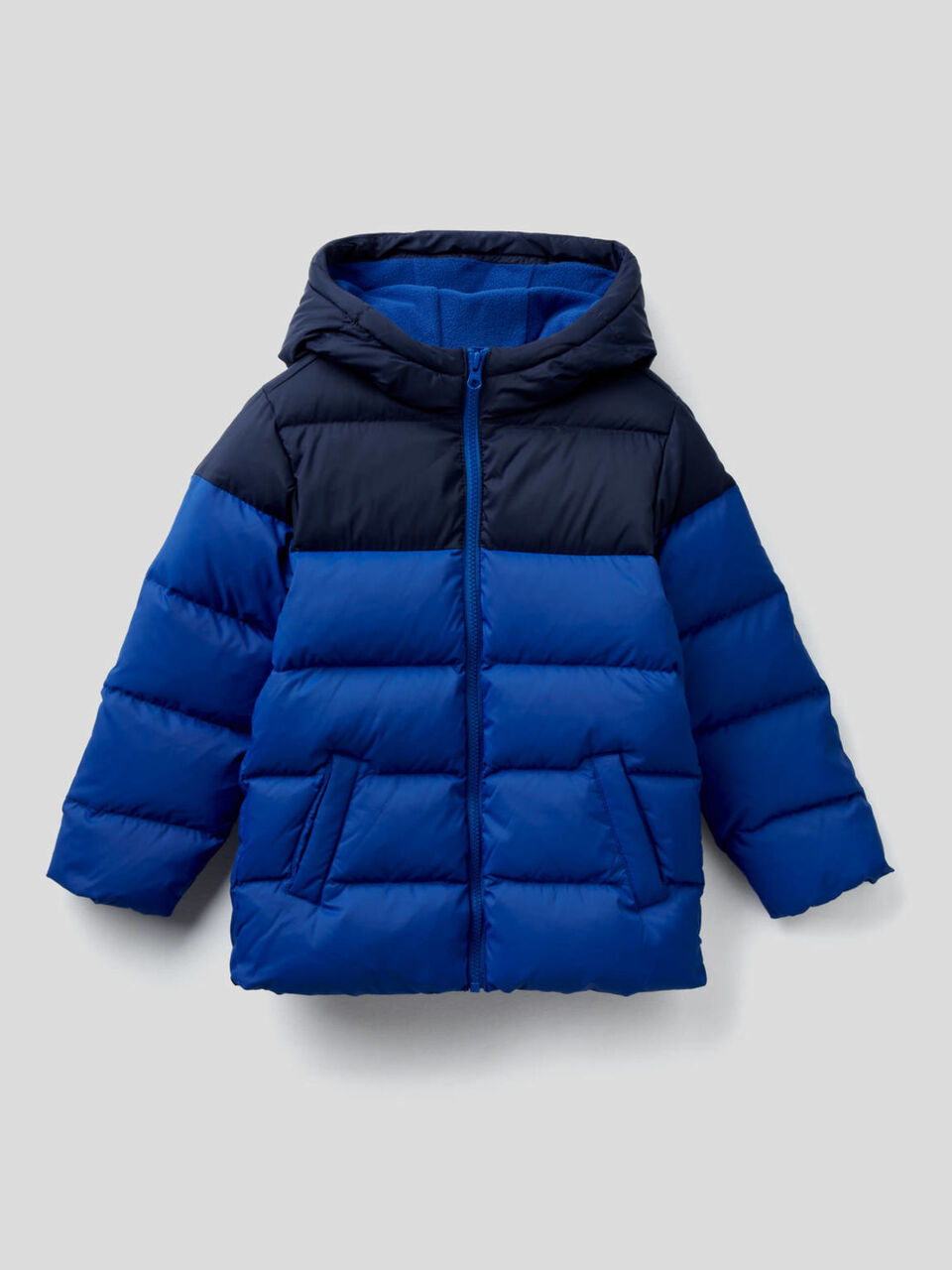 Zweifarbige Daunenjacke mit Kapuze Jungen image number 1