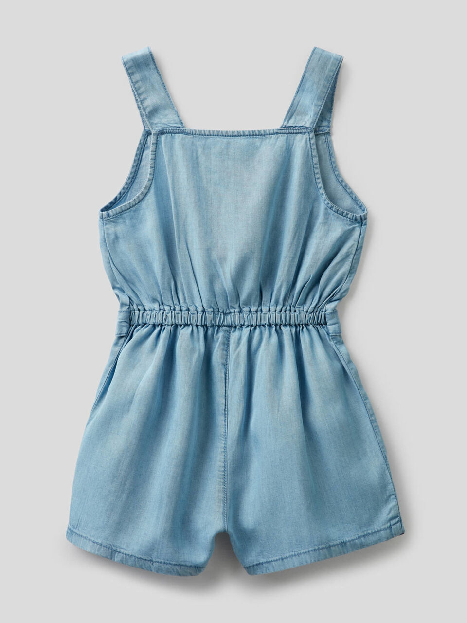 Kurzer Jumpsuit aus leichtem Jeansstoff image number 2