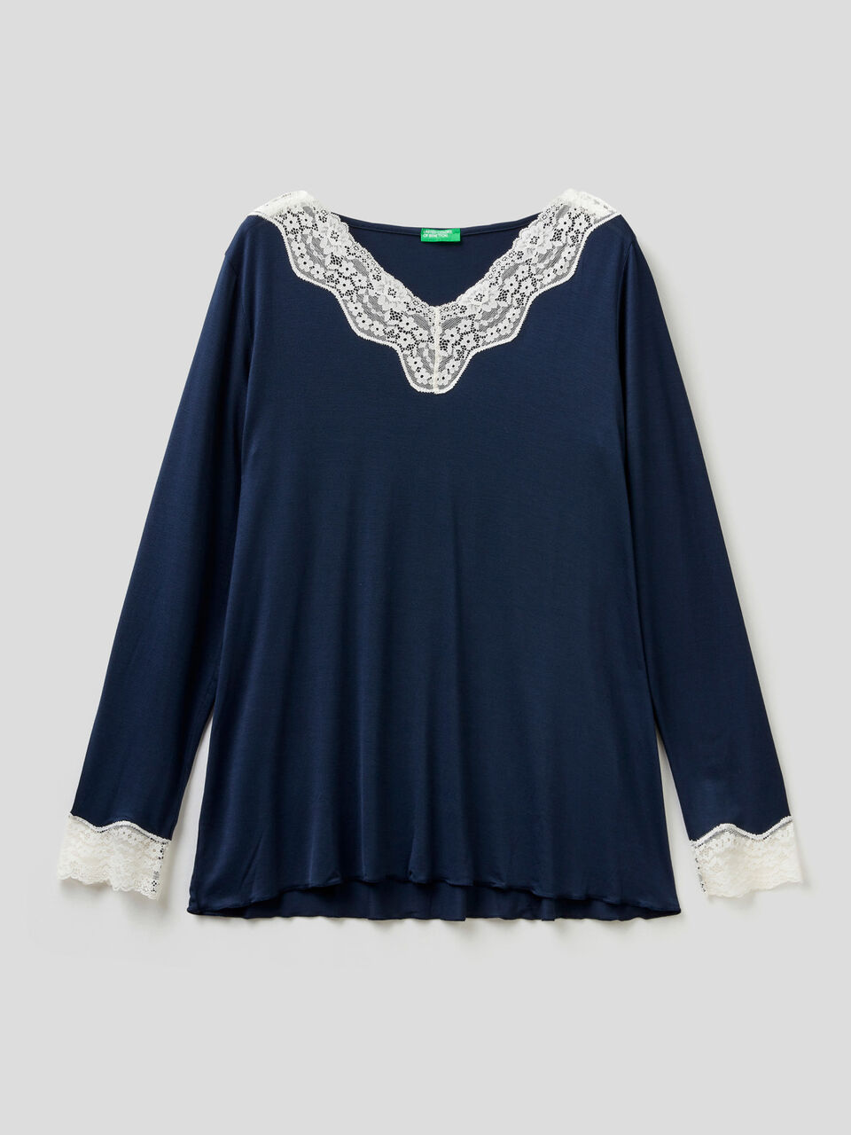 Shirt mit Detail in Spitze image number 1