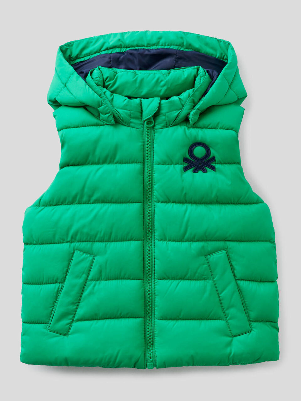 Wattiertes Gilet mit abnehmbarer Kapuze image number 1