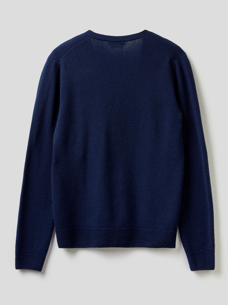 Strickjacke aus reiner Schurwolle mit V-Ausschnitt image number 2