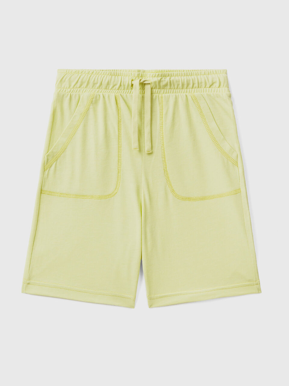 Bermudas aus recyceltem Stoff mit Taschen image number 1