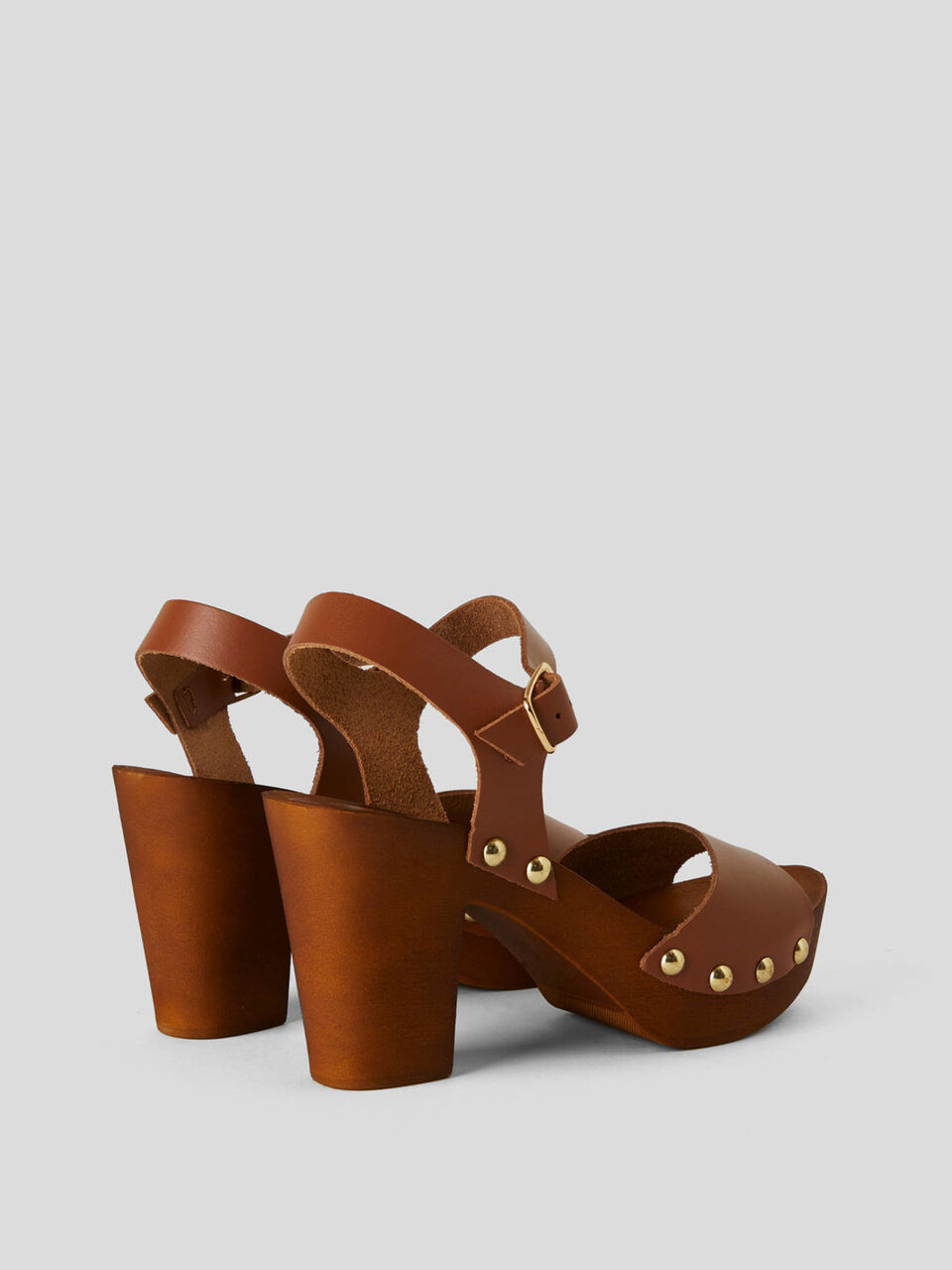 Holzschuhe mit echtem Leder und Nieten image number 2