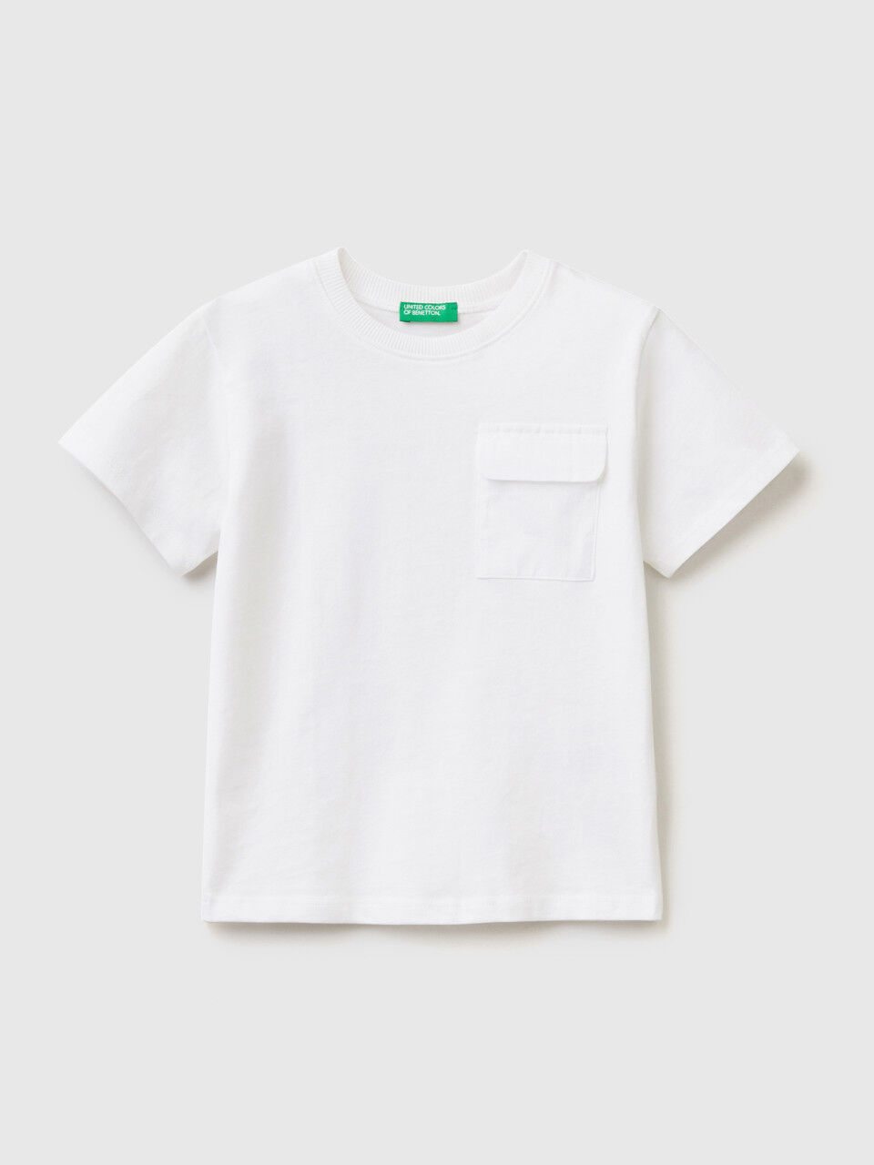 Shirt aus 100% Baumwolle mit kleiner Tasche