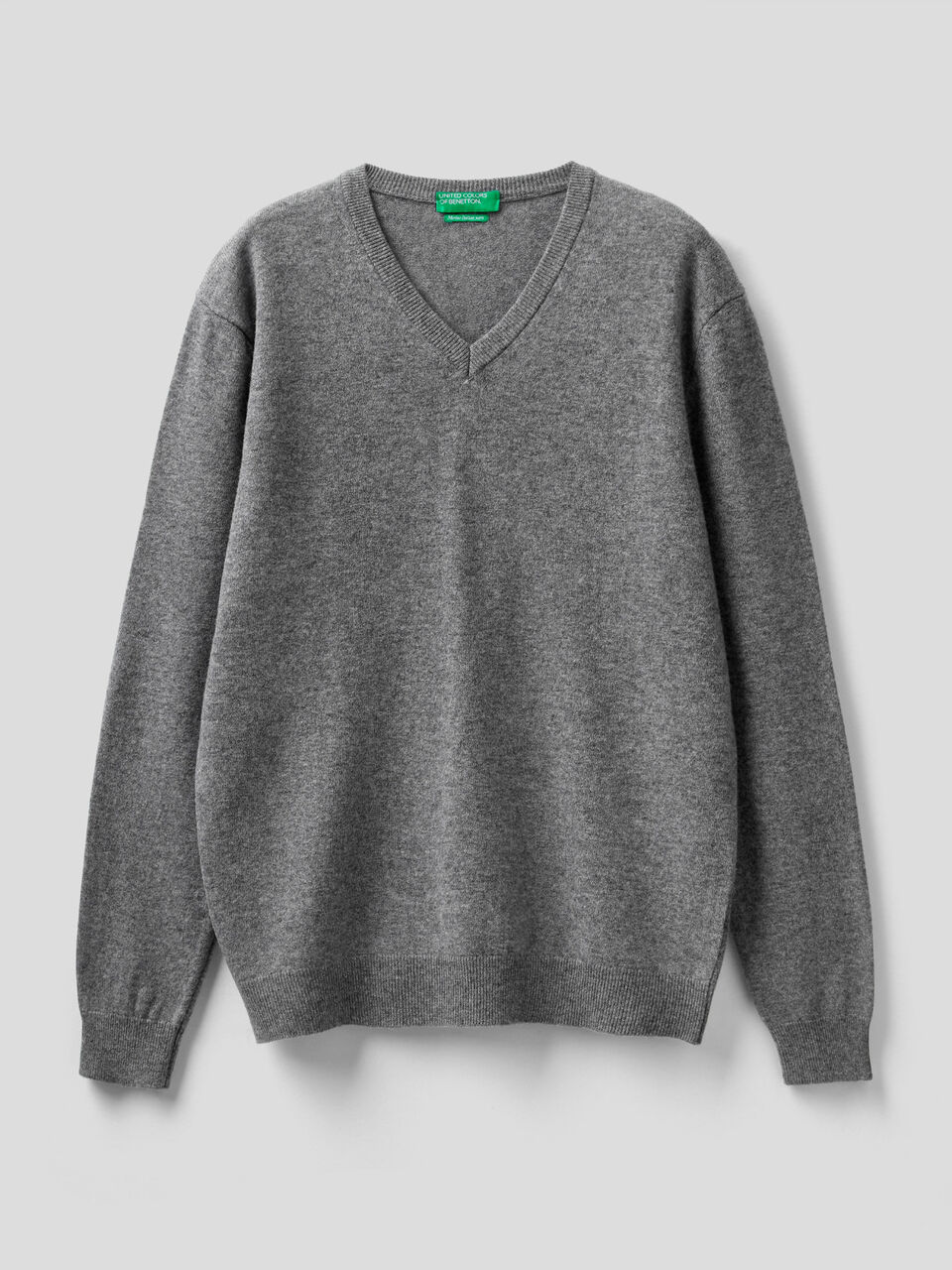 Pullover aus reiner Schurwolle mit V-Ausschnitt image number 1